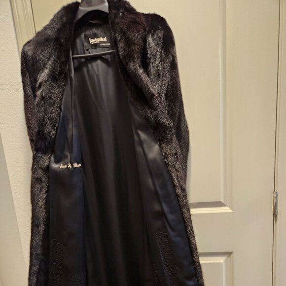 Vintage Black Mink Coat - Excellent Condition - Lowenthal Furriers - Full Length - Picture 6 of 6